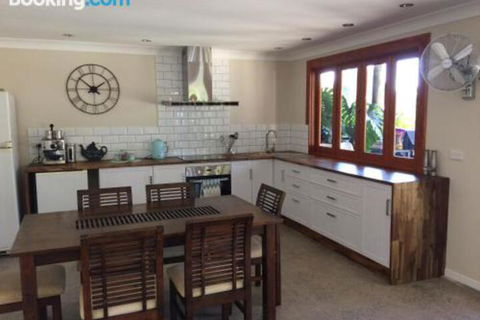 Takura Heights Modern Country Apartment With Pool Access - Accommodation Mount Tamborine 0