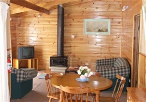 Boat Harbour Garden Cottages - Accommodation Mount Tamborine 6