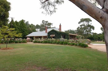 Barristers Block Vigneron Villa - Accommodation Mount Tamborine 0