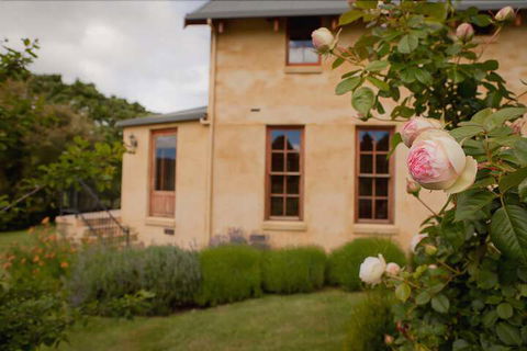 Kentisbury Country House - Accommodation Mount Tamborine 2