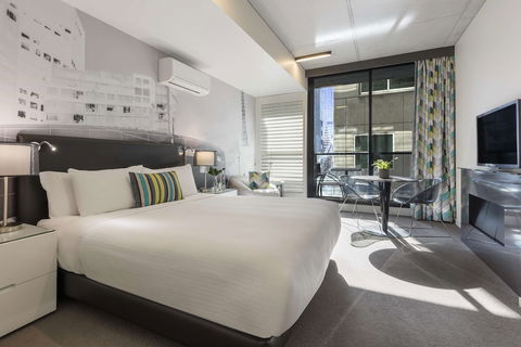 Oaks Melbourne On William Suites - Accommodation Mount Tamborine 5