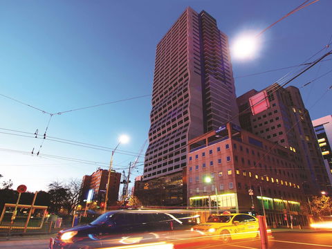 Oaks Melbourne On William Suites - Accommodation Mount Tamborine 3