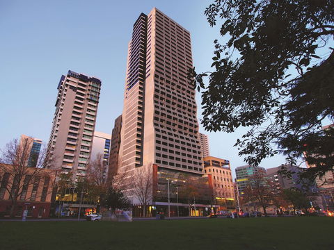 Oaks Melbourne On William Suites - Accommodation Mount Tamborine 2