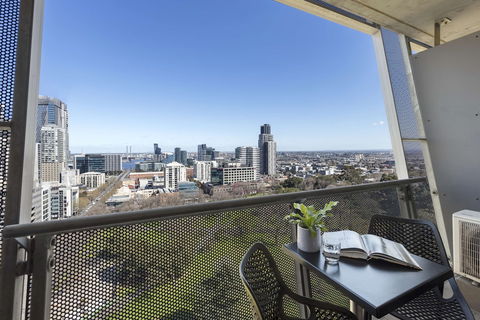 Oaks Melbourne On William Suites - Accommodation Mount Tamborine 6