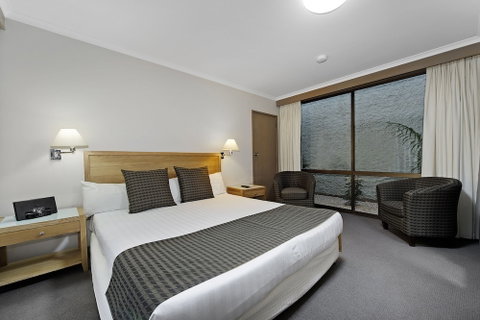 Mid City Warrnambool - Accommodation Mount Tamborine 4