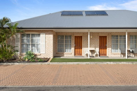 Coopers Colonial Motel - Accommodation Mount Tamborine 0