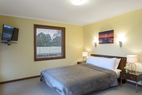 Best Western Colonial Village Motel - Accommodation Mount Tamborine 1
