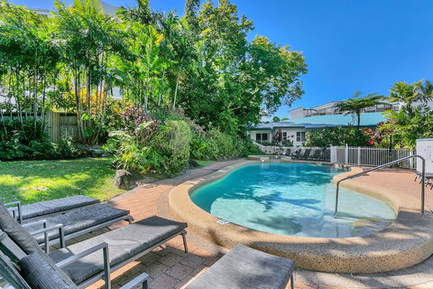 Beachfront Apartments On Trinity Beach - Accommodation Mount Tamborine 4