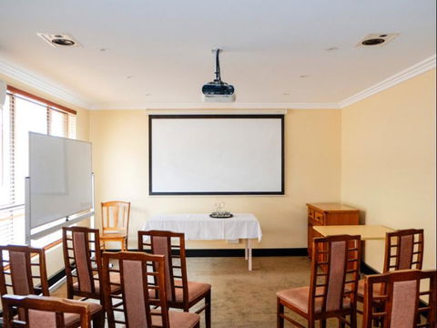 Reef Motor Inn - Accommodation Mount Tamborine 2