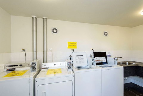 Coral Sands Motel - Accommodation Mount Tamborine 6