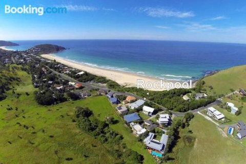 ROCKPOOL (4 Night Min) - Accommodation Mount Tamborine 0