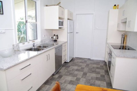 Fleur Cottage 7 Willow Street - Accommodation Mount Tamborine 2