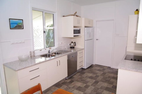 Fleur Cottage 7 Willow Street - Accommodation Mount Tamborine 6