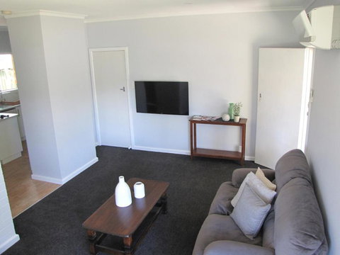 Clarke Street - Accommodation Mount Tamborine 6