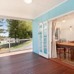 The Blue House Flat Walk To River & Beach - Accommodation Mount Tamborine 0