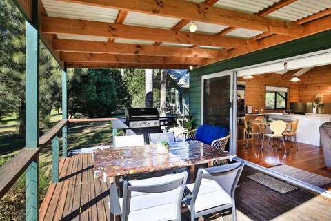 Siver Cabin - Accommodation Mount Tamborine 1