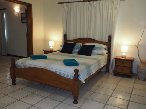 La Riviera - Accommodation Mount Tamborine 4