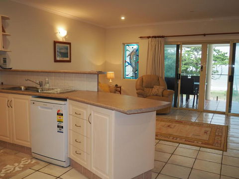 La Riviera - Accommodation Mount Tamborine 5