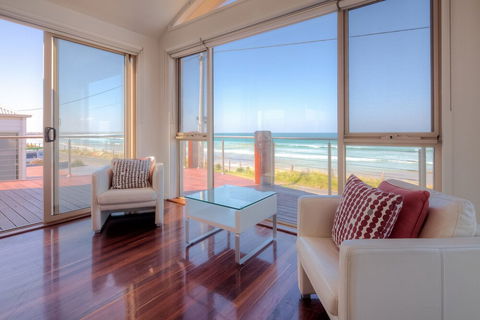 Aqua Luna - Accommodation Mount Tamborine 2