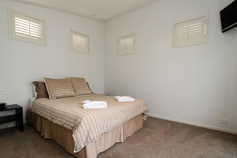 Aqua Luna - Accommodation Mount Tamborine 1