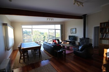 Fairways Close - Accommodation Mount Tamborine 2