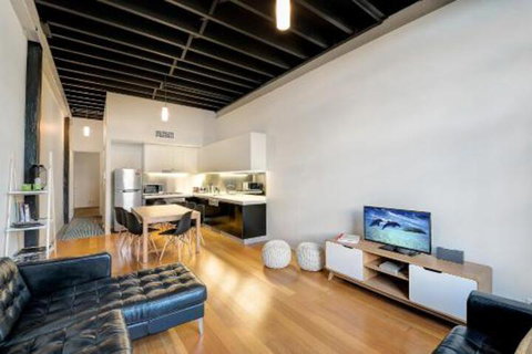 London Woolstores Warehouse Apartment - Accommodation Mount Tamborine 4