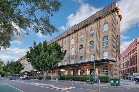 London Woolstores Warehouse Apartment - Accommodation Mount Tamborine 7