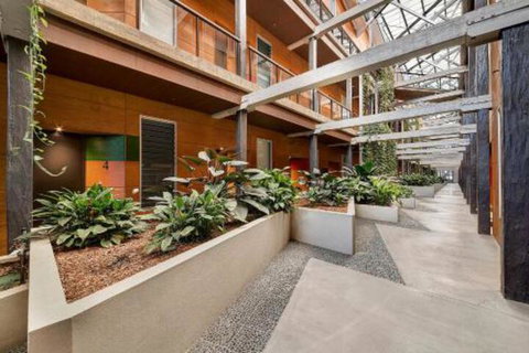 London Woolstores Warehouse Apartment - Accommodation Mount Tamborine 0