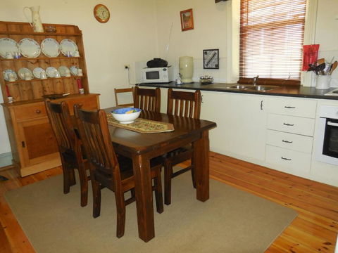 Amalie Cottage Waikerie Unit 1 - Accommodation Mount Tamborine 4