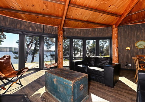 Taylors Bay Cottage - Accommodation Mount Tamborine 1