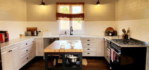 Galway - Accommodation Mount Tamborine 4