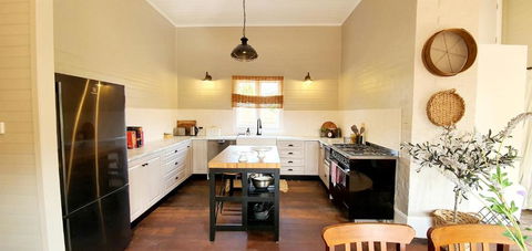 Galway - Accommodation Mount Tamborine 6