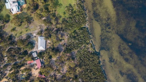 Acacia Lakehouse The Lake At Your Doorstep - Accommodation Mount Tamborine 5