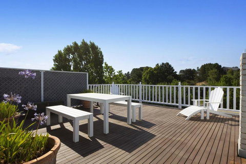 Lake Daylesford Country House - Accommodation Mount Tamborine 1