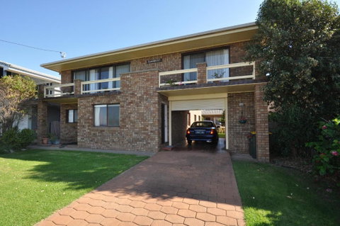 Flat 1 / 15 Dalmeny Drive - Accommodation Mount Tamborine 3