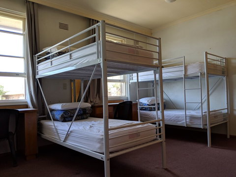 Young Budget Accommodation - Accommodation Mount Tamborine 5
