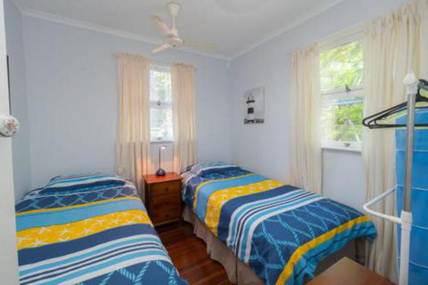 Lovely Torquay Cottage - Accommodation Mount Tamborine 6