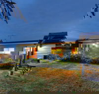 Castaway Cottage - Essentially Tas - Accommodation Mount Tamborine