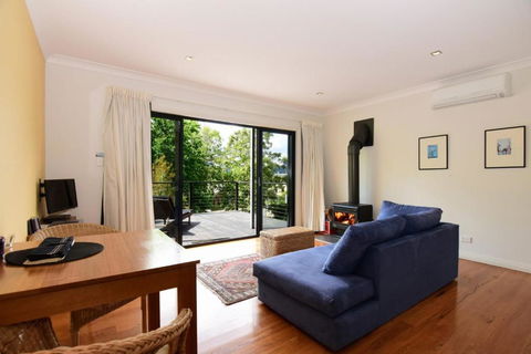 Cloudsong Chalet 1 Close To The Village Centre! - Accommodation Mount Tamborine 5