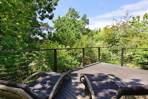 Cloudsong Chalet 4 Close To The Village Centre! - Accommodation Mount Tamborine 4