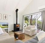 Treetops Newly renovated in the village - Accommodation Mount Tamborine