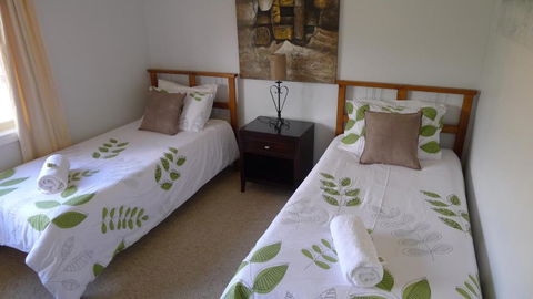 OCEAN VIEWS - Accommodation Mount Tamborine 6