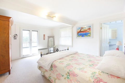 The Dolls House Charming 2 Bedroom Cottage Just A Short Walk From The Village - Accommodation Mount Tamborine 4