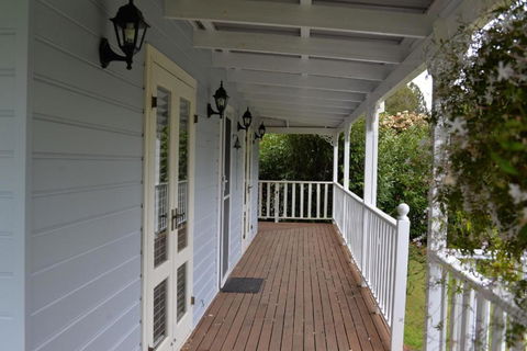 The Dolls House Charming 2 Bedroom Cottage Just A Short Walk From The Village - Accommodation Mount Tamborine 2