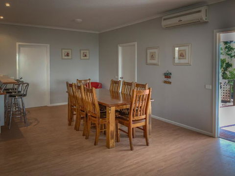 Desert Pea - Accommodation Mount Tamborine 3