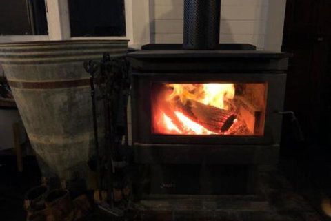 The Residence Stylish Comfort With Fireplace - Accommodation Mount Tamborine 6