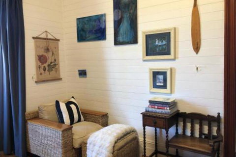 The Residence Stylish Comfort With Fireplace - Accommodation Mount Tamborine 5