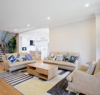 Lux Style 4BR Townhouseashwood - Accommodation Mount Tamborine