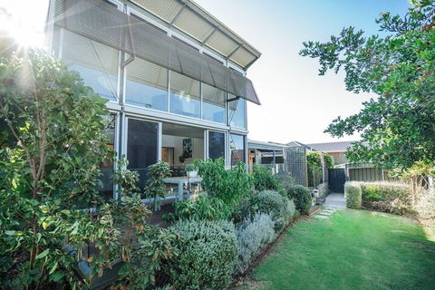 Santorini On Seaview Beachside Living Sauna Wifi - Accommodation Mount Tamborine 2