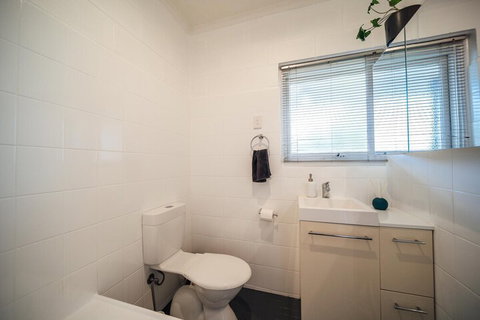 Urban Beach Shack Metres From The Beach & Cafes - Accommodation Mount Tamborine 2